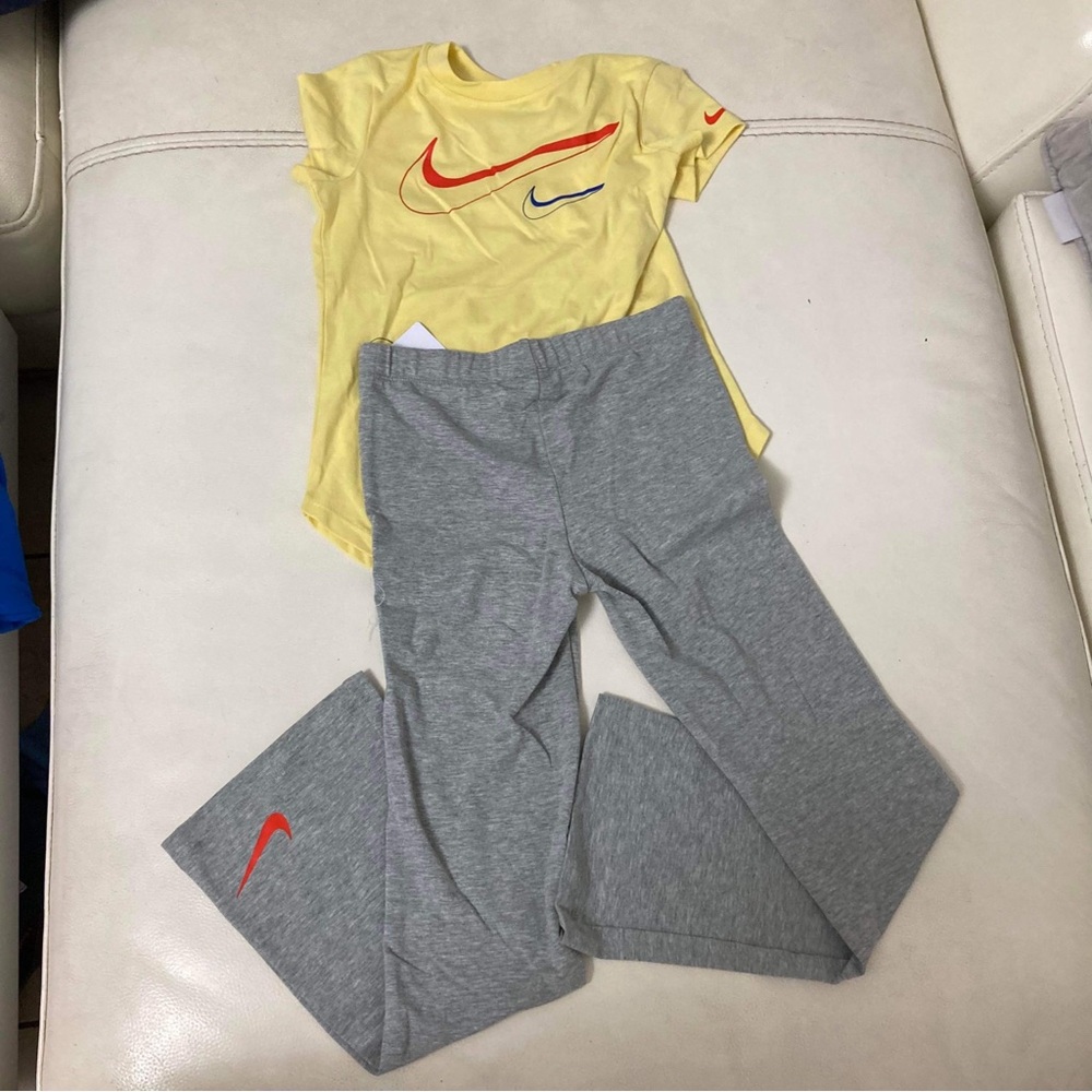 Nike Cute Leggings Top set - Picture 3 of 6